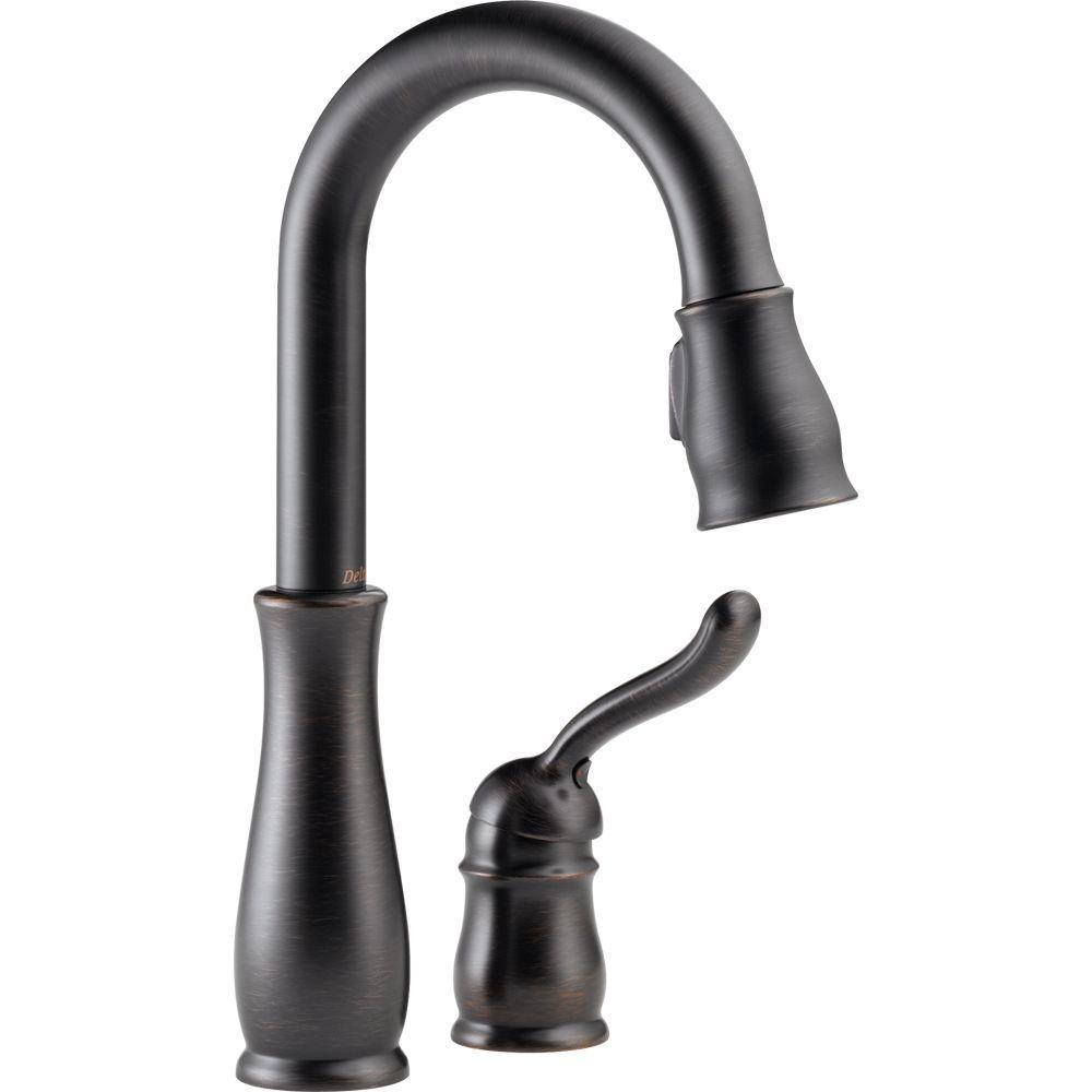 Leland Single-Handle Pull-Down Sprayer Kitchen Faucet with MagnaTite Docking in Venetian Bronze