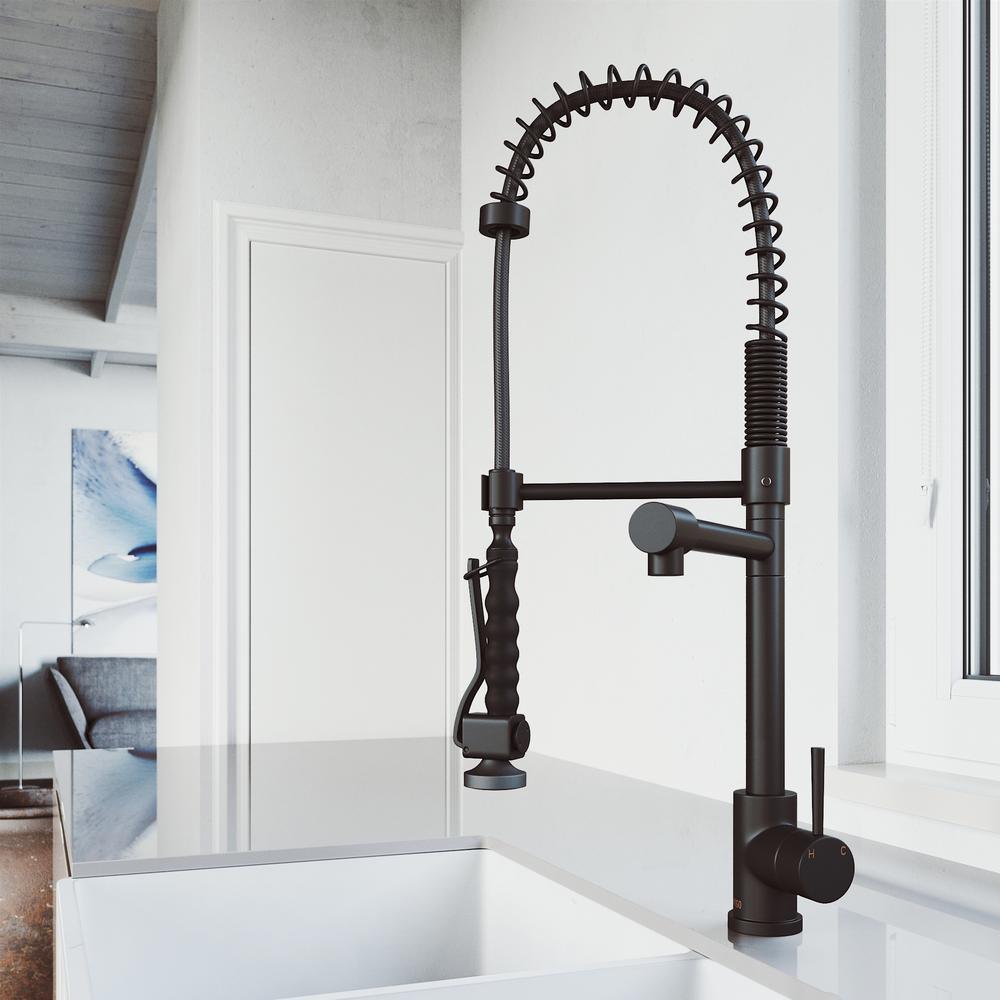 Zurich Single-Handle Pull-Down Sprayer Kitchen Faucet in Matte Black